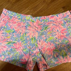 Iilly pultizer shorts size XL